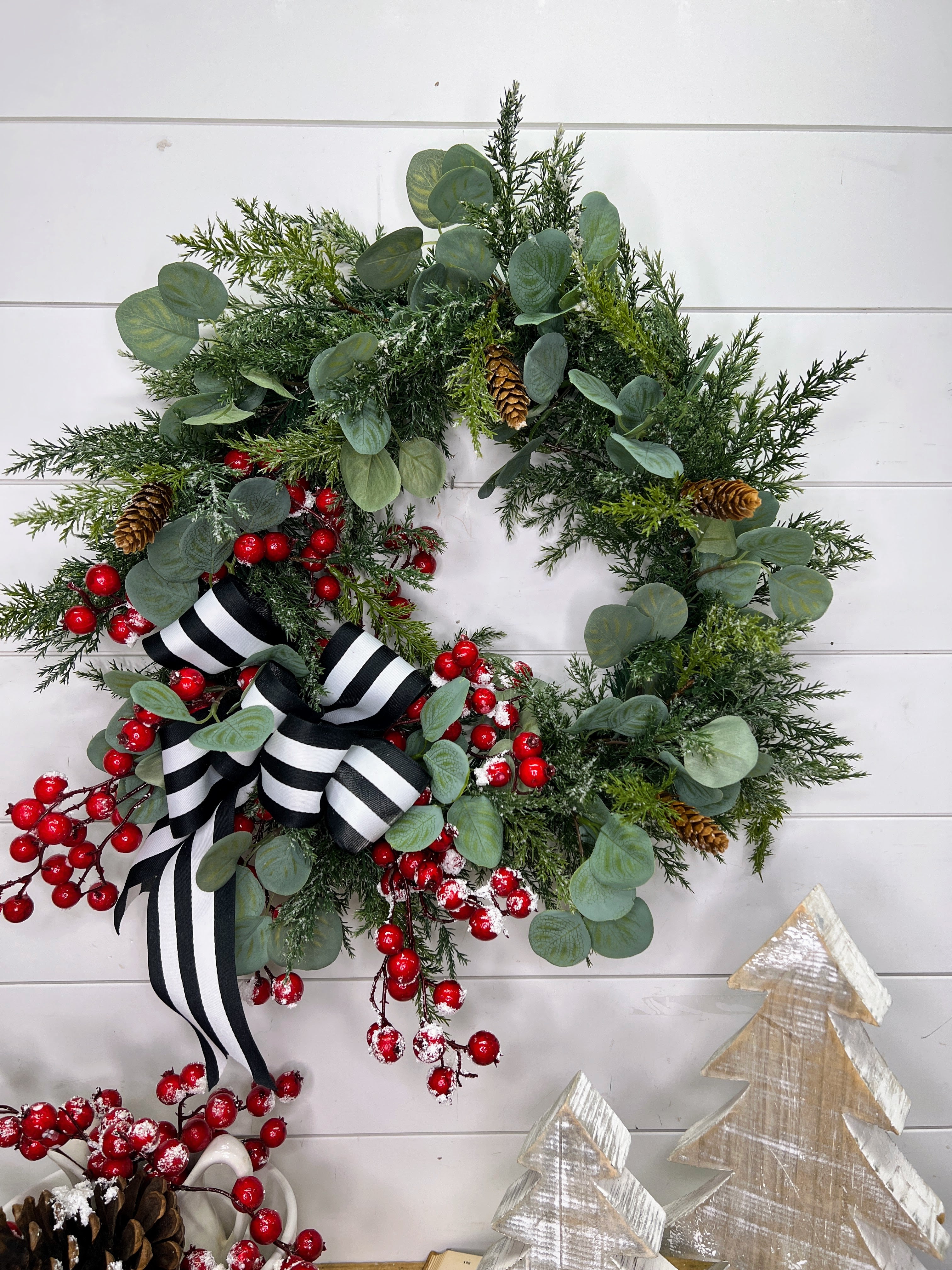 Red Berry Christmas Wreath, Christmas front door wreath, Christmas Decor, Country Christmas Wreath